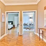 Spacious 4 Bedrooms - Paris 11Th With Style