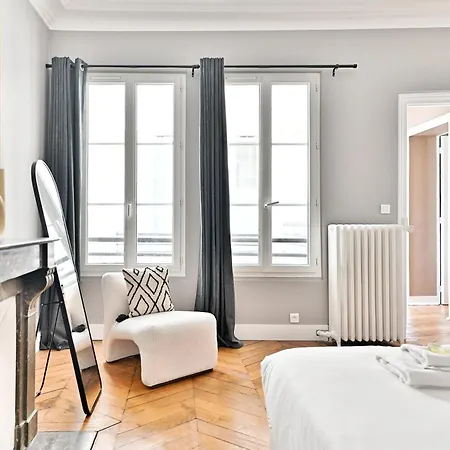 Apartment Spacious 4 Bedrooms - 11th With Style