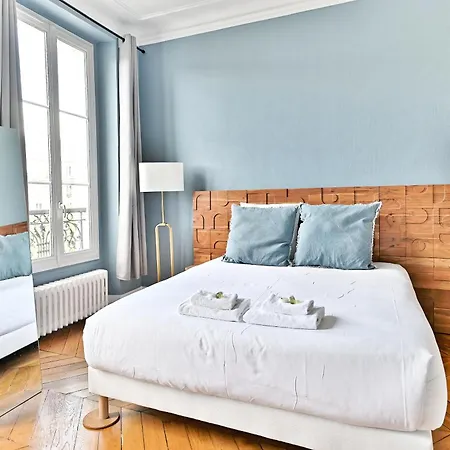 Spacious 4 Bedrooms - 11th With Style Paris