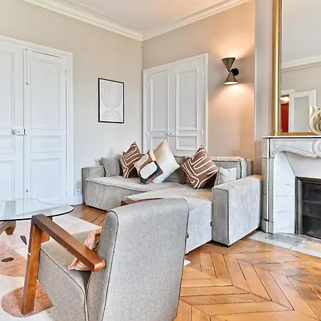 Apartment Spacious 4 Bedrooms - 11th With Style