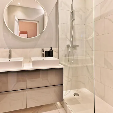Spacious 4 Bedrooms - 11th With Style * Paris