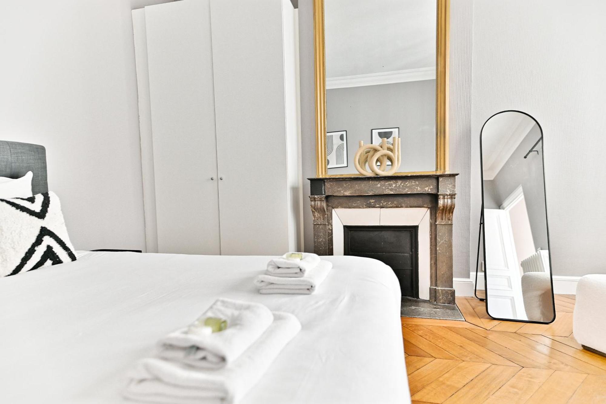 Apartment Spacious 4 Bedrooms - 11th With Style